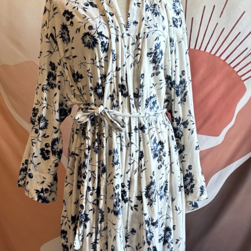 The Great Blue White Floral Robe Anthropologie Tie Waist Long Robe White Size M - Picture 2 of 9
